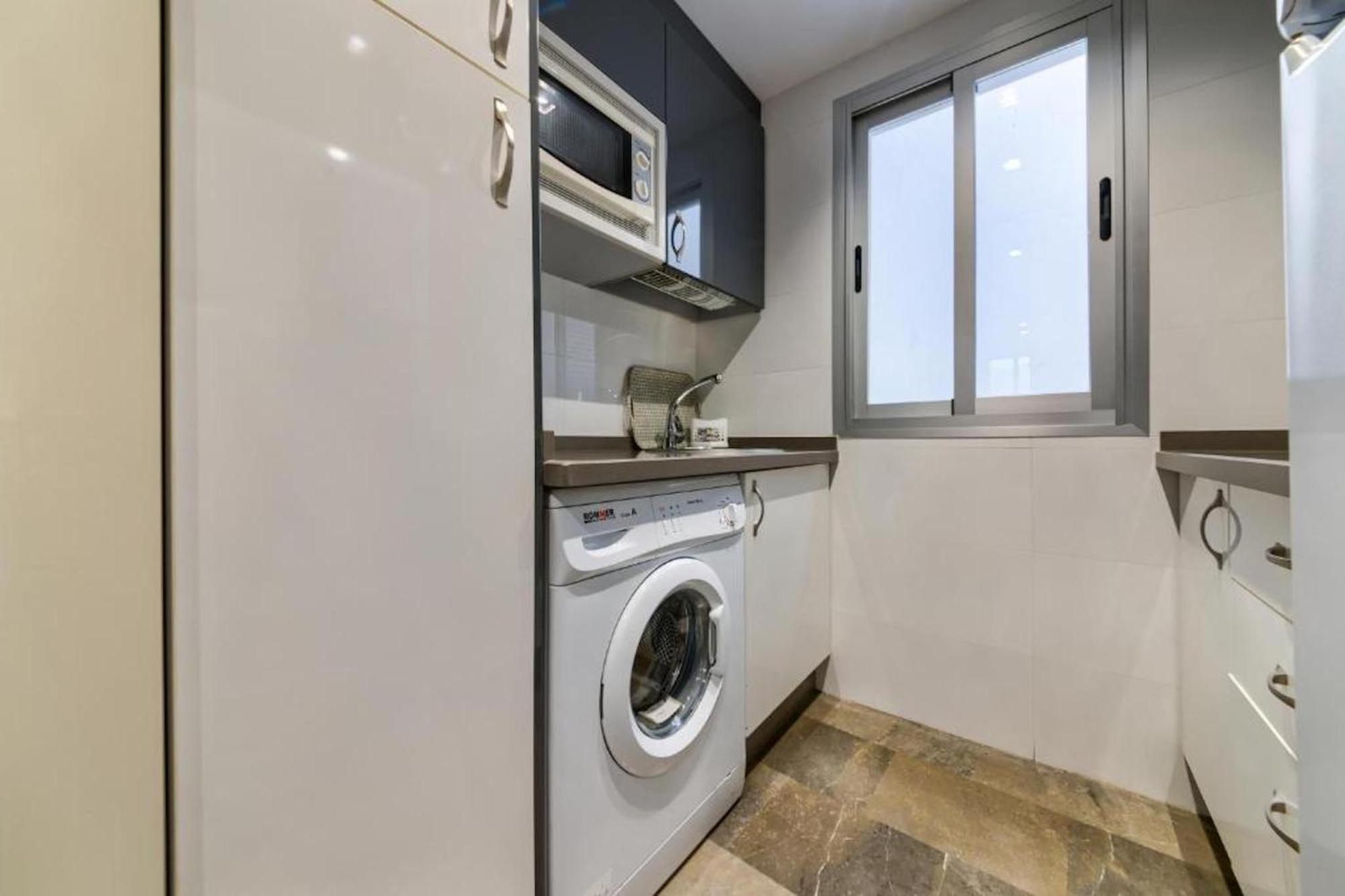 Apartment En Casco Historico Con Terraza Comunitaria Y Parking Opcional Granada