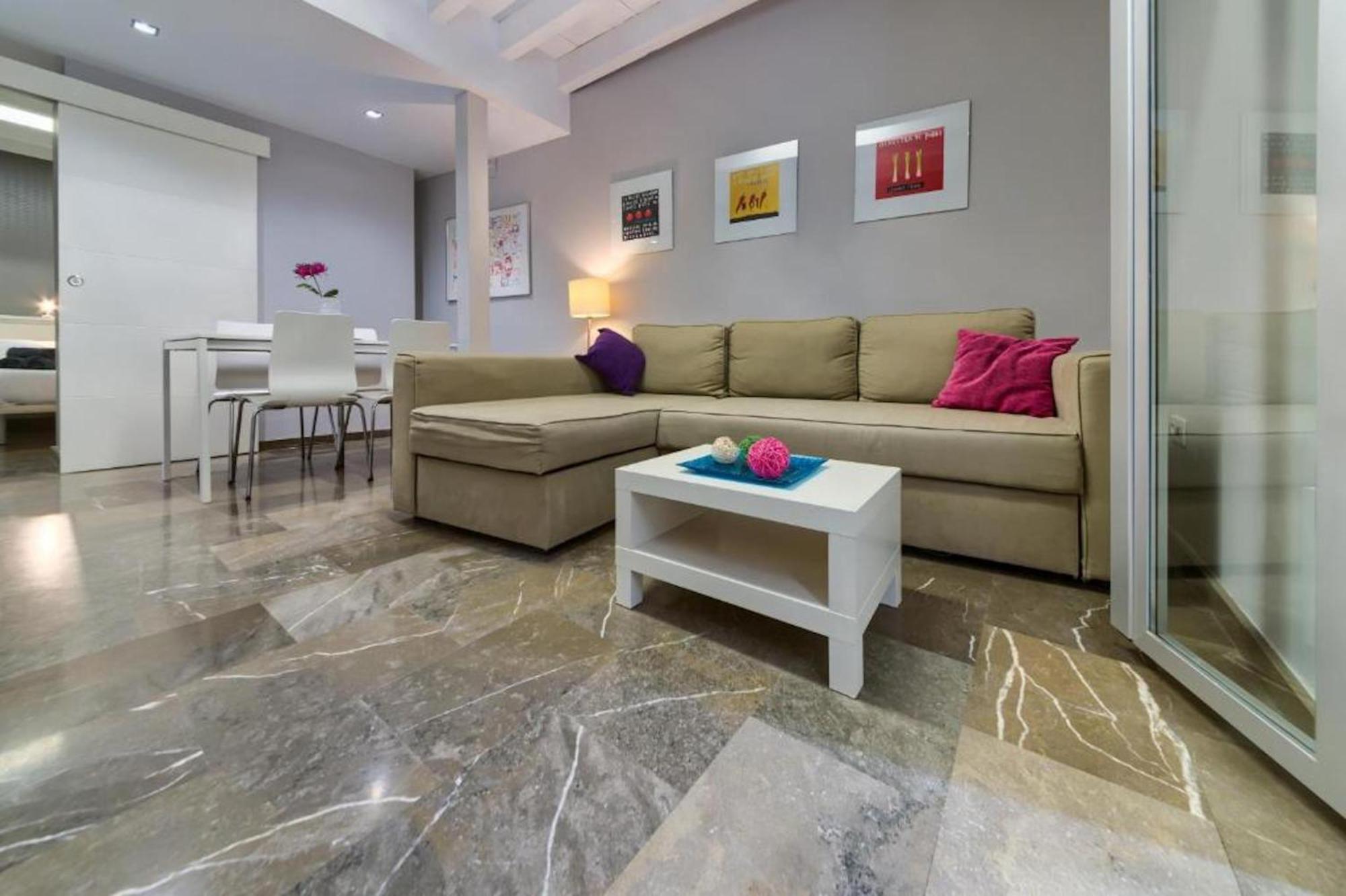 Apartment En Casco Historico Con Terraza Comunitaria Y Parking Opcional *