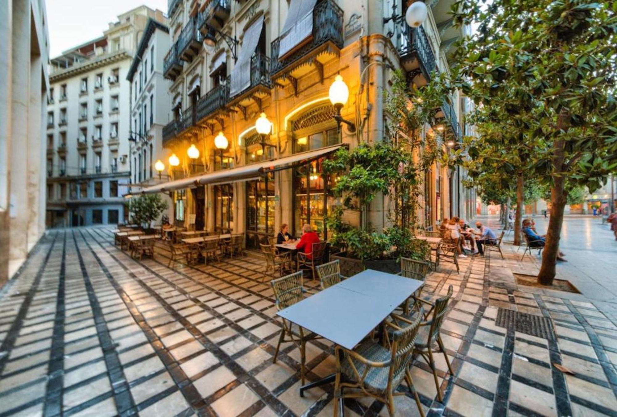 Apartment En Casco Historico Con Terraza Comunitaria Y Parking Opcional Granada