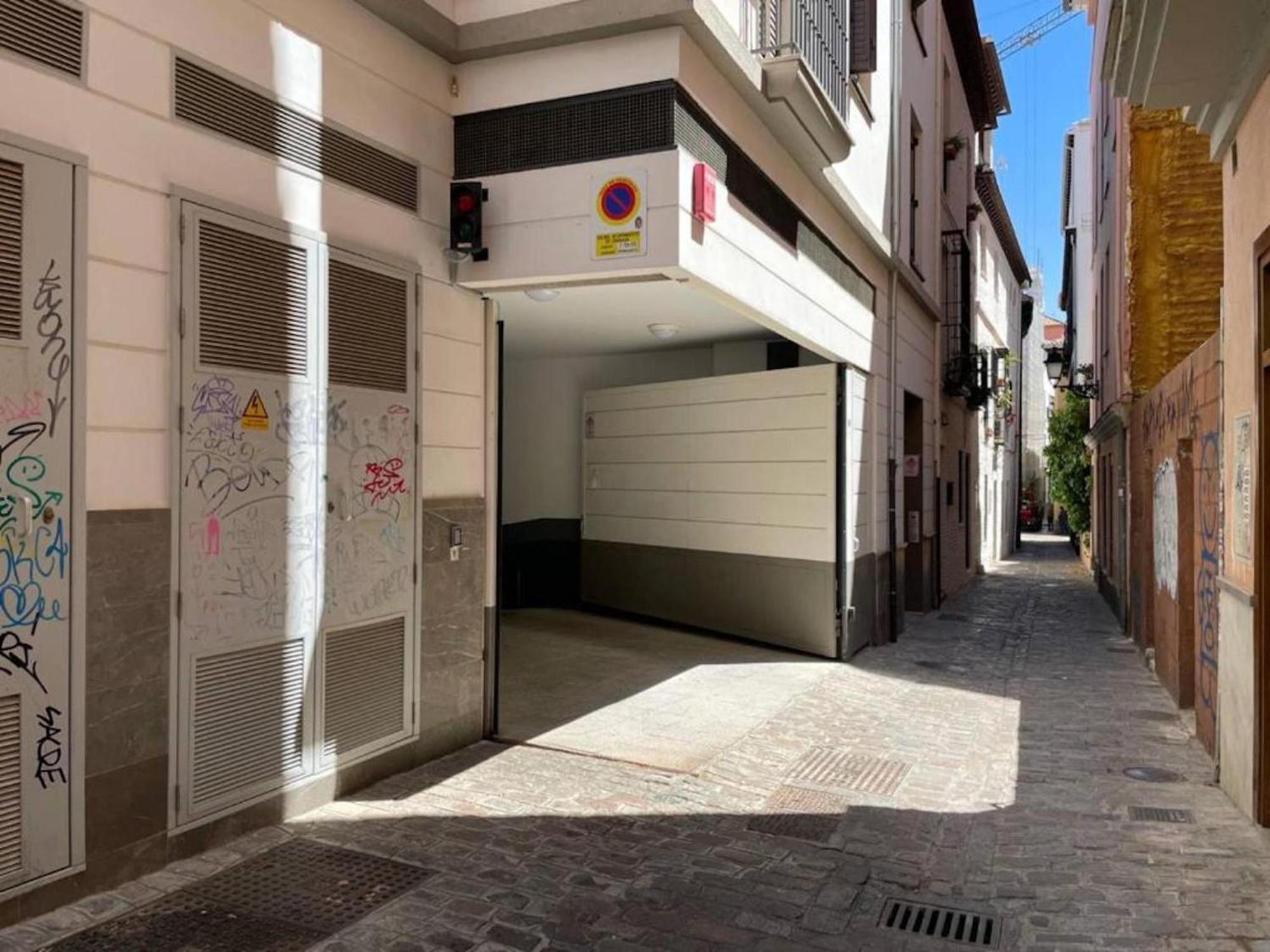 En Casco Historico Con Terraza Comunitaria Y Parking Opcional Apartment Granada