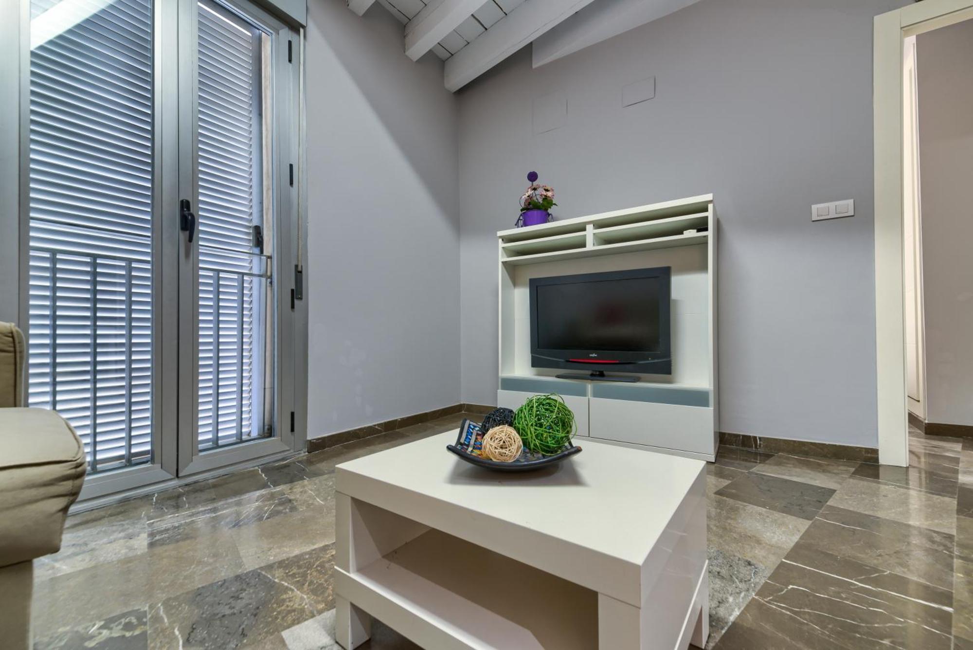 En Casco Historico Con Terraza Comunitaria Y Parking Opcional * Granada