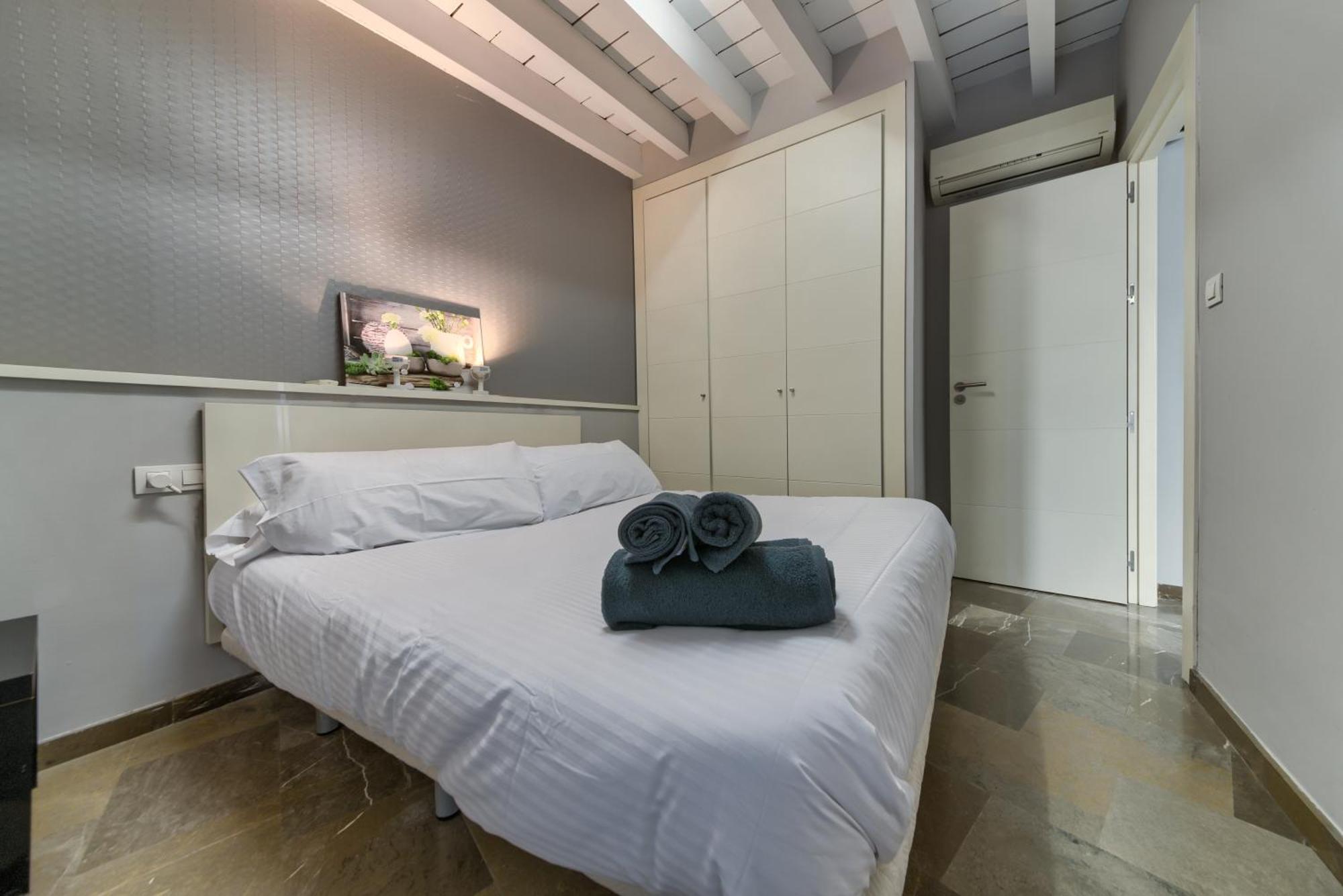 En Casco Historico Con Terraza Comunitaria Y Parking Opcional *